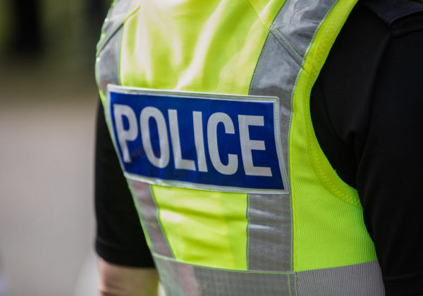 Z vraždy rockera Iana Watkinsa obvinili dvoch mužov