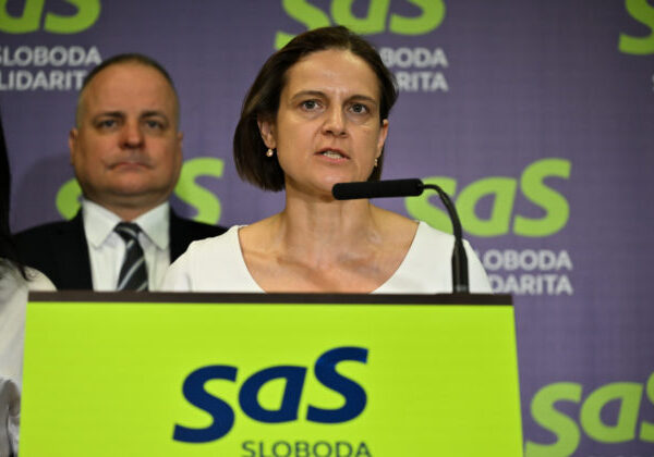 Kolíková kritizuje aroganciu vládnej koalície, schôdzu parlamentu ukončila „hulvátskym spôsobom“ – VIDEO