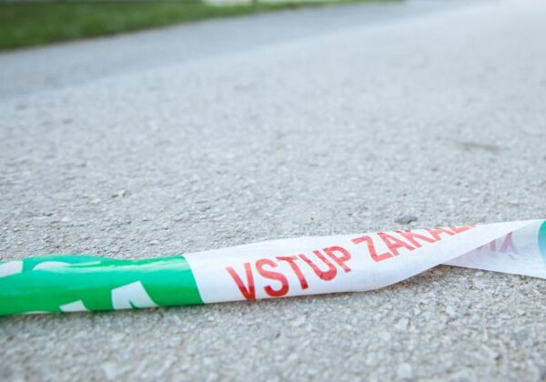 Pri Prievidzi sa do lesného porastu zrútilo malé motorové lietadlo