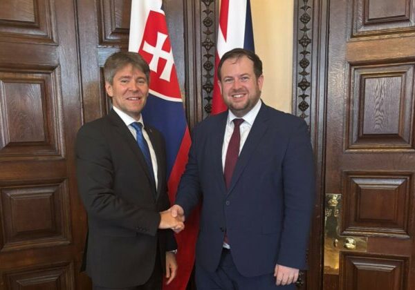 Slovensko posilňuje spoluprácu s Veľkou Britániou, predmetom rokovania bola aj energetická bezpečnosť – FOTO