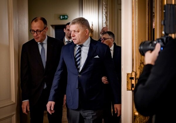 Fico rokoval s Merzom o automobilovom priemysle, informoval ho aj o zasadnutí s ukrajinskou vládou – FOTO