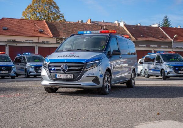 Dopravní policajti dostali 30 nových „mobilných kancelárií“, na mieste nehody vybavia všetku administratívu – FOTO