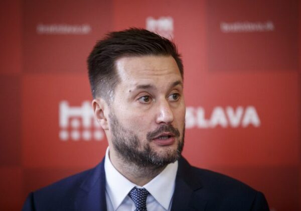 Vláda sa snaží hazard na poslednú chvíľu zachrániť, tvrdí Vallo. Bratislava odmieta novelu zákona