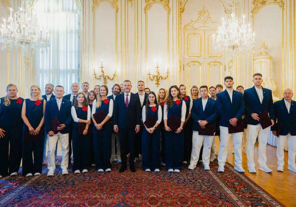 Pellegrini odovzdal dekréty deaflympionikom, Slovensko budú reprezentovať v Tokiu – VIDEO