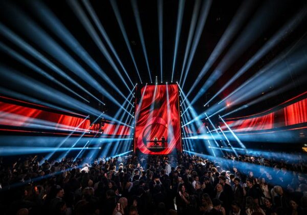 Zvedavosť spojila umenie, technológie a víziu bezdymovej budúcnosti: Večer Sensorium Worlds v Miláne ukázal silu kreatívnej spolupráce IQOS Curious X a&hellip;