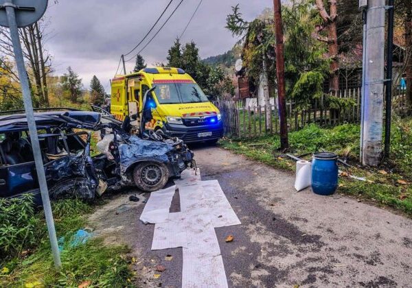 Tragickú nehodu v Margecanoch neprežil spolujazdec, auto šoféroval len 13-ročný chlapec – FOTO