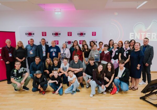 Vzdelávací program Enter posunul latku digitálnych zručností u viac ako stotisíc žiakov a pokračuje ďalej