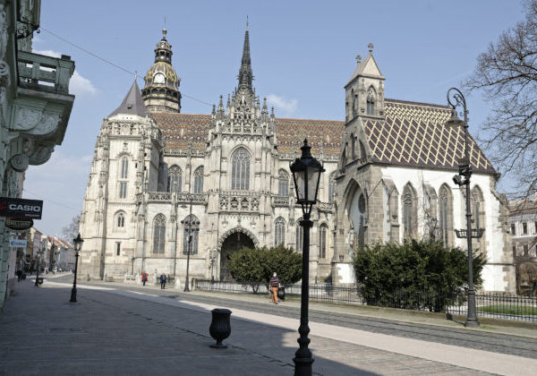 Do Košíc opäť prichádza Biela noc, centrum mesta sa zmení na živú galériu