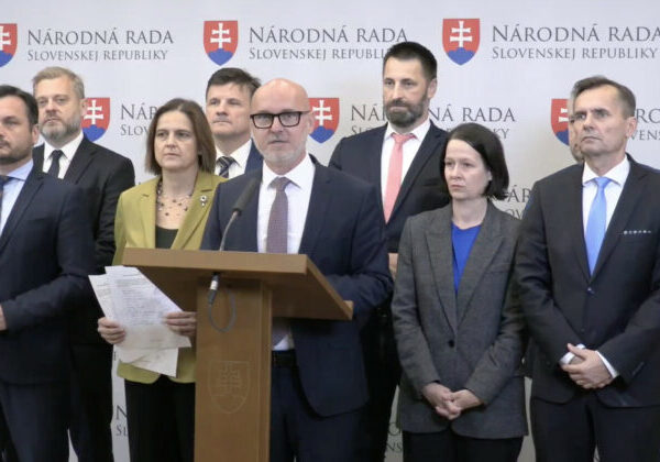 SaS, PS, KDH a Demokrati sa spojili, žiadajú mimoriadnu schôdzu o dôveryhodnosti SIS a odvolanie Pavla Gašpara – VIDEO