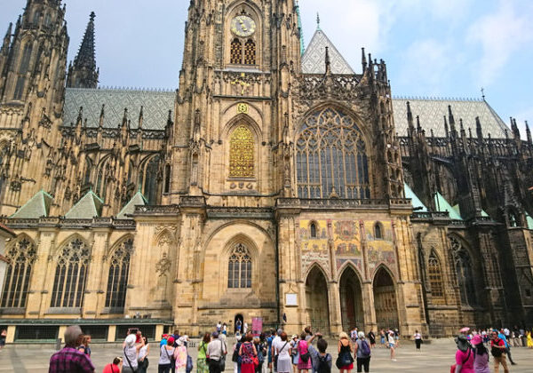 Demonštranti v Prahe protestovali proti obsadeniu ministerstva životného prostredia stranou Motoristi