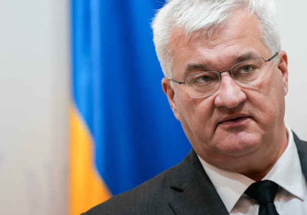 Európska únia by mala na dovoz z Ruska zvýšiť clá, vyhlásil šéf ukrajinskej diplomacie