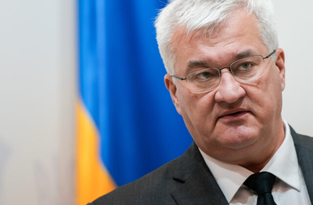 Európska únia by mala na dovoz z Ruska zvýšiť clá, vyhlásil šéf ukrajinskej diplomacie