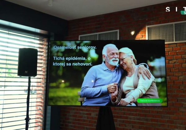 Osamelosť seniorov je tichá epidémia. Kto ju zastaví?