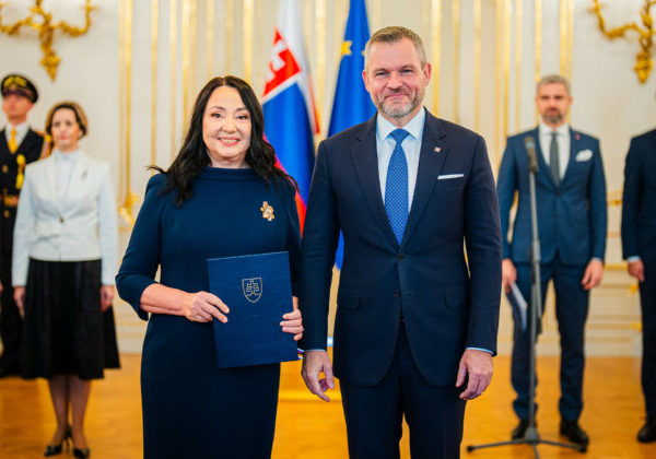 Pellegrini odovzdal poverovacie listiny šiestim novým veľvyslancom, pripomenul im dôležitosť ich úlohy – FOTO