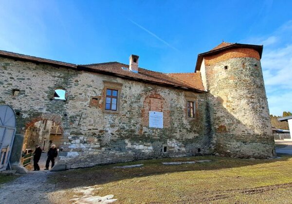 Na hrade v Markušovciach odkrývajú stredovekú studňu, môže priniesť jedinečné objavy o histórii rodu Máriássyovcov