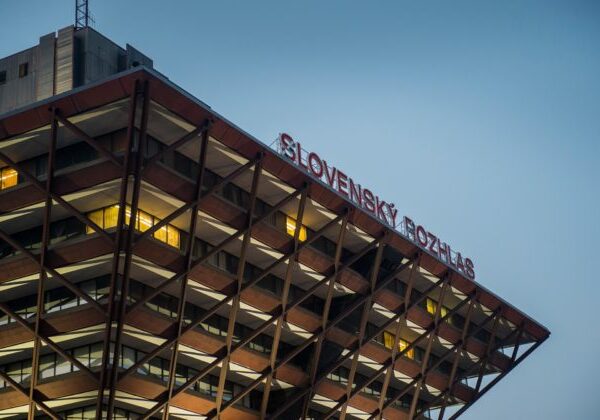 Juraj Štaffa je novým členom Rady STVR, Šimkovičovej ministerstvo víta jeho odborný prínos