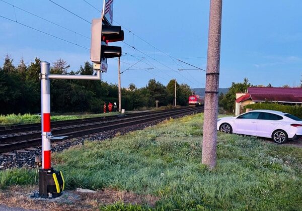Tragédia na železnici vo Vajnoroch. Zrážku s vlakom neprežil 46-ročný muž