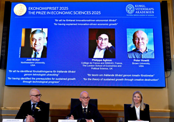 Nobelova cena za ekonómiu pozná svojich laureátov, ocenenie získali traja vedci