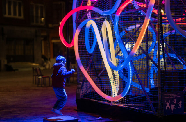 Umenie, ktoré nemlčí: Biela noc je sondou do rozmanitosti súčasného sveta a výzvou k dialógu
