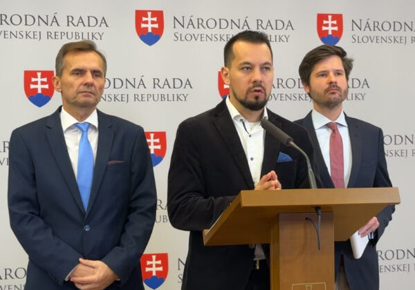 Demokrati pokladajú novelu o hazarde za nebezpečnú, Pellegrini by jej podpísaním porušil ústavu – VIDEO