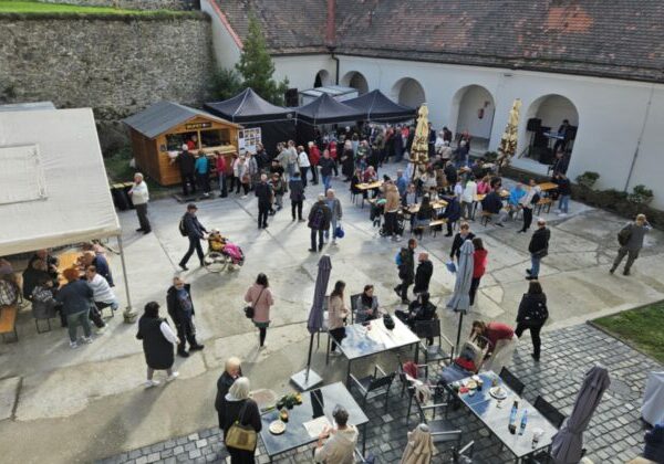 Gaštanové hody na hrade Modrý Kameň prinesú hudbu, remeslá aj tradičné špeciality