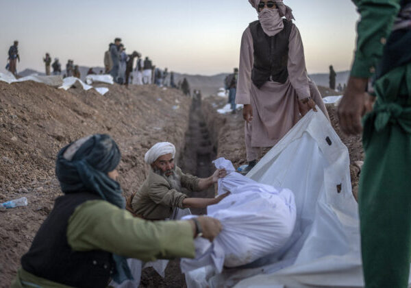 Taliban hlási desiatky mŕtvych pakistanských vojakov v pohraničných stretoch