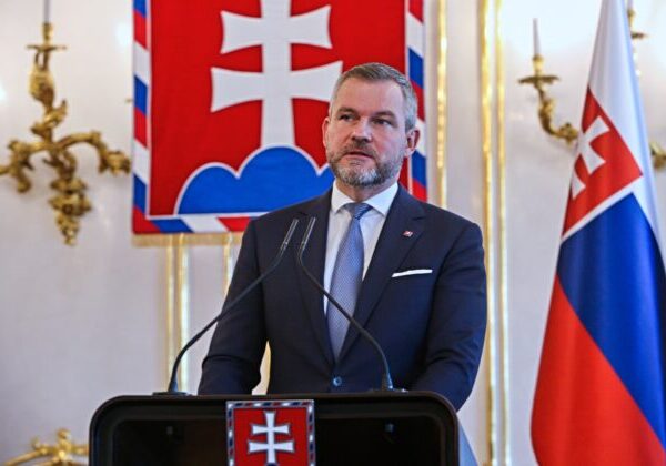 Pellegrini: Spoločnosť je rozdelená na dva nezmieriteľné tábory, to sú naše dnešné zákopy