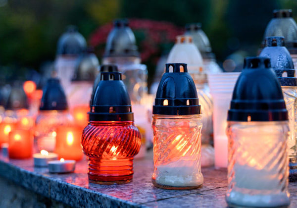 Katolícka cirkev si 1. novembra pripomína Sviatok všetkých svätých