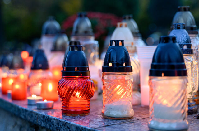 Katolícka cirkev si 1. novembra pripomína Sviatok všetkých svätých