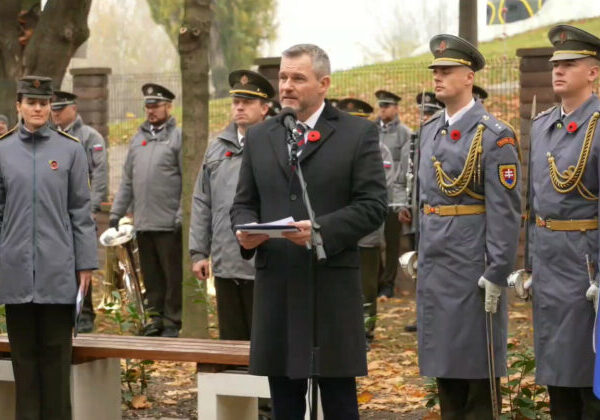 Súčasný svet vykazuje nebezpečné paralely s predvojnovým obdobím, Pellegrini si uctil vojnových veteránov – VIDEO