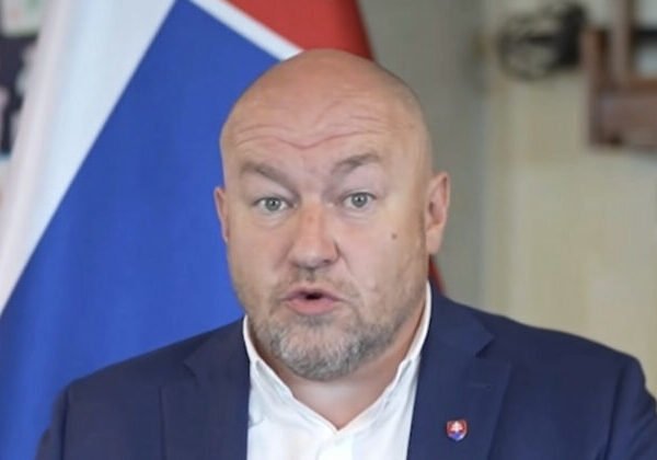 Huliak rešpektuje Pellegriniho rozhodnutie nepodpísať zákon o hazarde, s jeho postojom však nesúhlasí – VIDEO