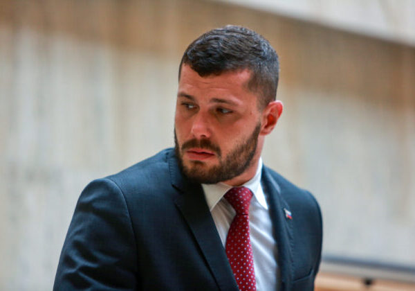 Glück vyzýva Žilinku, aby súhlasil s účasťou Balogha a Kováča na výbore. Vysvetliť by mal aj závažné podozrenia – VIDEO