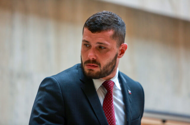 Glück vyzýva Žilinku, aby súhlasil s účasťou Balogha a Kováča na výbore. Vysvetliť by mal aj závažné podozrenia – VIDEO