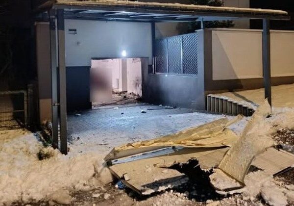 Polícia začala súvislosti s výbuchom bomby pred domom podnikateľa trestné stíhanie, odpálená bola zrejme na diaľku