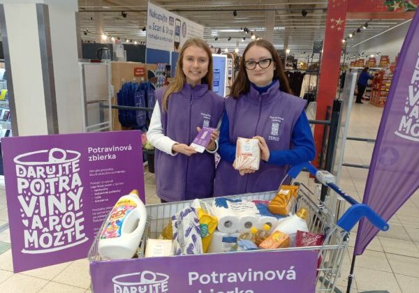 Krajšie Vianoce pre tisíce ľudí v núdzi: Tesco potravinová zbierka priniesla pomoc viac ako 200-tisíc eur