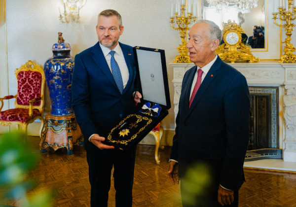 Pellegrini získal v Portugalsku najvyššie štátne vyznamenanie, prezident mu odovzdal Veľkú reťaz princa Henricha – VIDEO, FOTO