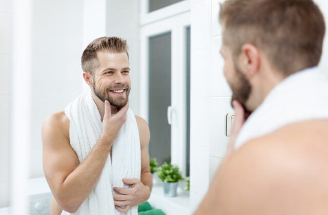 Ako sa starať o bradu: šampón, olej, sérum aj pasta v jednej rutine