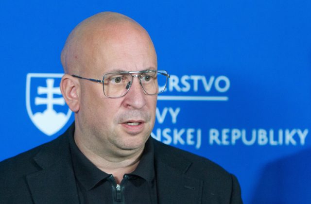 Odvolávanie ministra Ráža sa v parlamente uskutoční, opozícia potvrdila dodanie podpisov