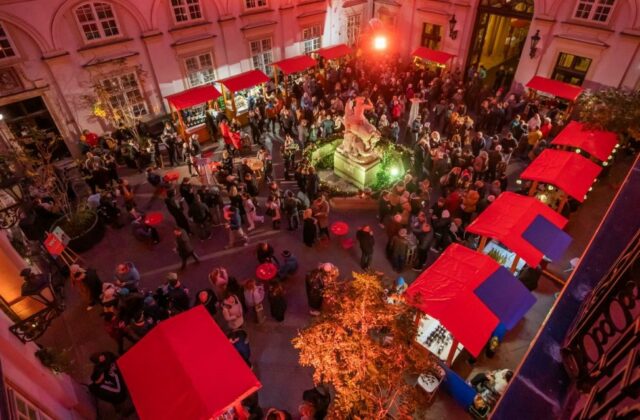 Bratislava opäť ožije vôňou vína, populárny festival sa vracia na nádvorie Primaciálneho paláca – FOTO