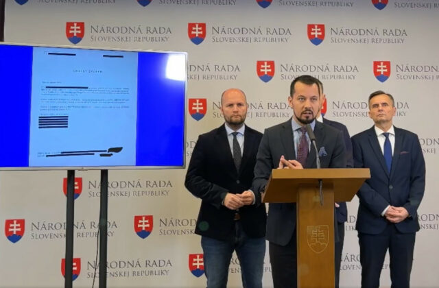 Šéf finančnej správy dal príkaz na lustrovanie rodiny Marty Šimečkovej, tvrdia Demokrati a podávajú trestné oznámenie – VIDEO