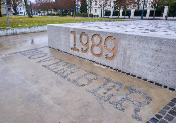 Brutálny zásah proti demonštrácii študentov v roku 1989 viedol k pádu totality, Nežná revolúcia zmenila našu krajinu