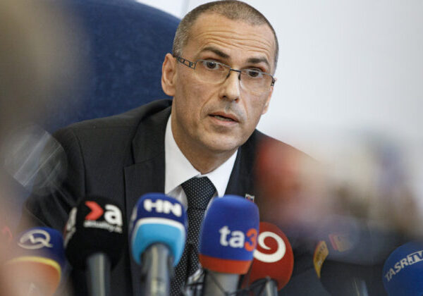 Žilinka doručil Rašimu list so zásadnými výhradami k návrhu zákona o zrušení Úradu na ochranu oznamovateľov – FOTO