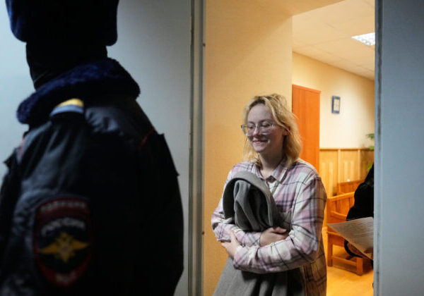 Putinov režim opäť ukázal ‚rešpektovanie‘ iných názorov, hudobníčku Naoko z krajiny vyštvala séria stíhaní