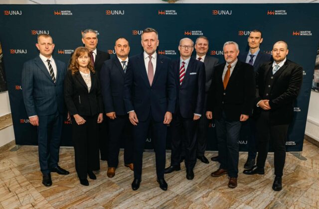 Winkler predstavil prvých kandidátov do komunálnych volieb, priblížil aj hlavné priority strany Dunaj – VIDEO, FOTO