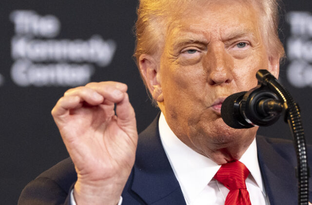 Trump od BBC požaduje až&hellip;