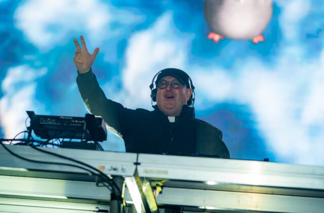 Kresťanský dídžej Padre Guilherme prilákal do centra Košíc viac ako 25-tisíc návštevníkov – VIDEO, FOTO