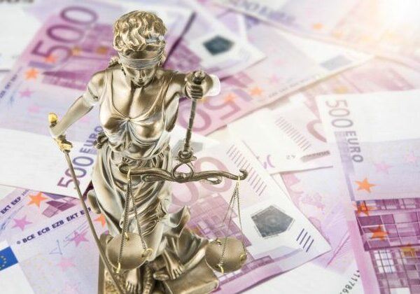 Bývalý príslušník daňových kriminalistov musí zaplatiť 80 000 eur, podľa Lipšica mu pomohol trestný zákon