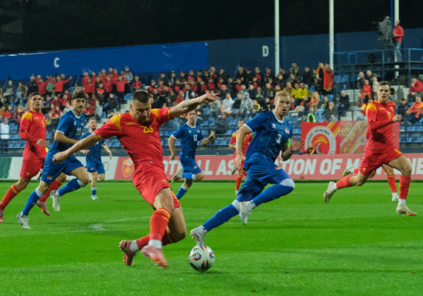 Reprezentant Čiernej Hory dostal v Anglicku deväťzápasový dištanc. Dôvodom sú rasové urážky súpera