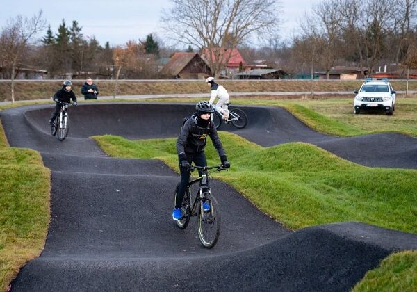 Pumptrackovú dráhu majú už všetky štyri regióny v Košickom kraji, najnovšie pribudla v Trebišove – FOTO