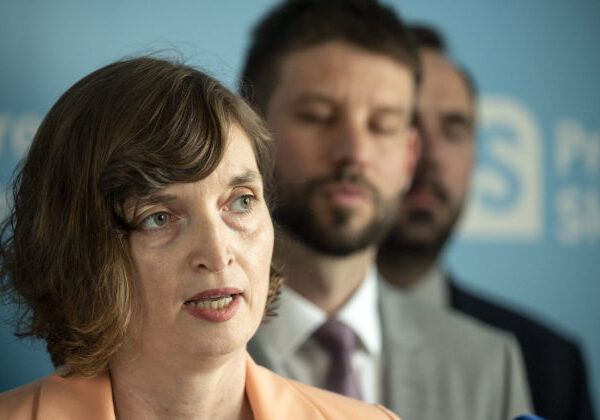 Parlament odmietol odsúdiť únosy ukrajinských detí, návrh Progresívneho Slovenska neprešiel